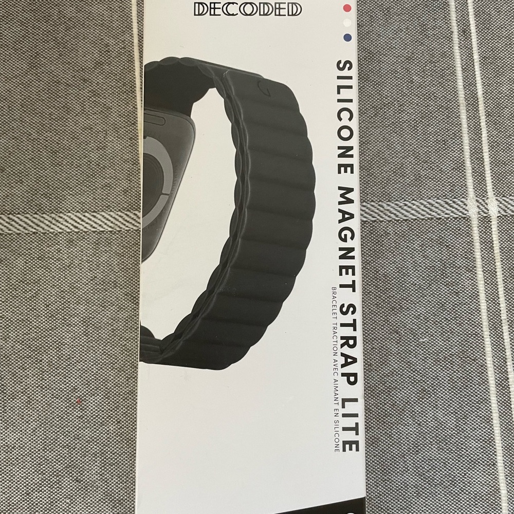 Decoded Silicone Magnet Strap Lite